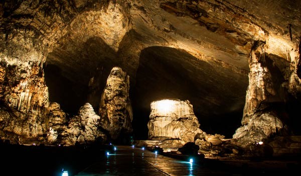 Grutas de Cacahuamilpa + Tepoztlán